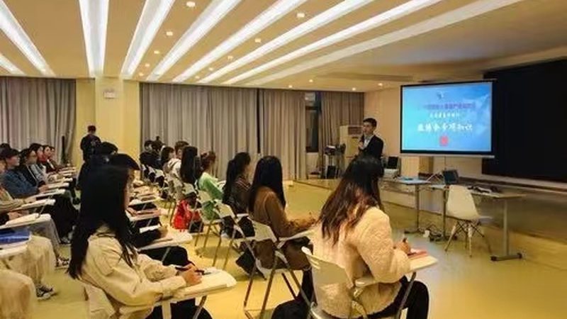 成都叉车上岗证考试全解析：流程、要点与注意事项